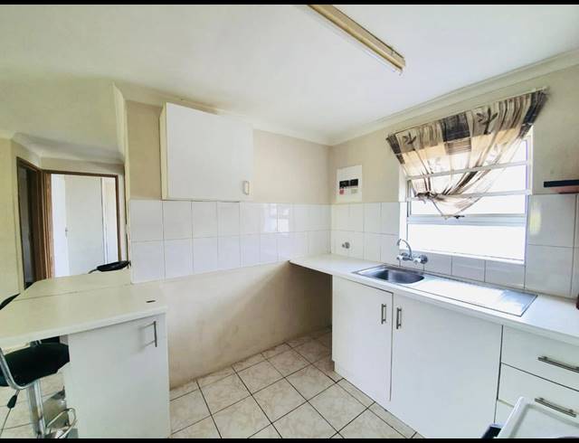 2 BEDROOM APARTMENT FOR SALE IN SPRINGBOK PARK